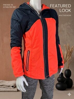 Rare Lululemon Get Up and Glow Jacket - Water-Resistant Reflective Size 10